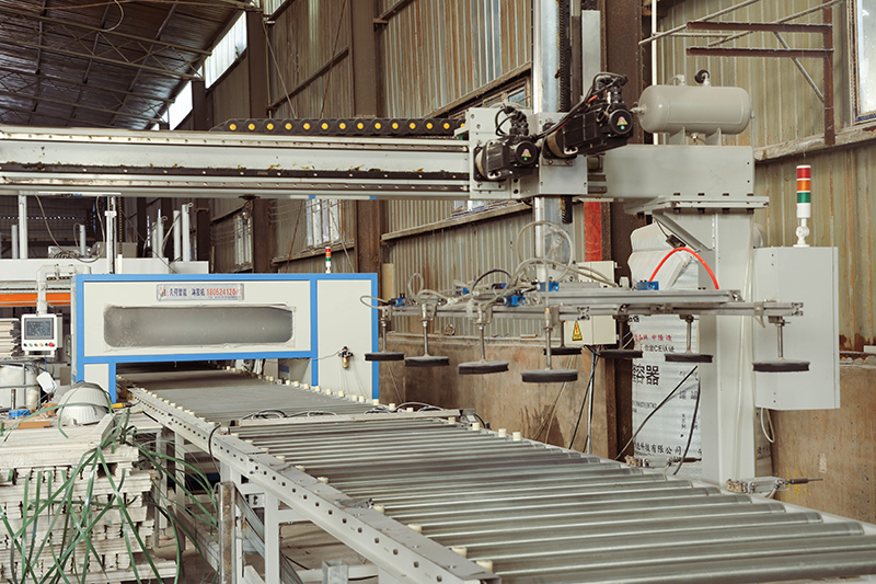 镁质风管板贴面复合生产线